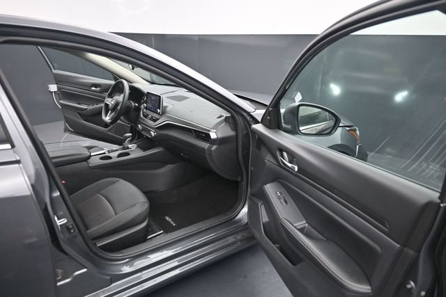 Used 2025 Nissan Altima 2.5 SV FWD image 35