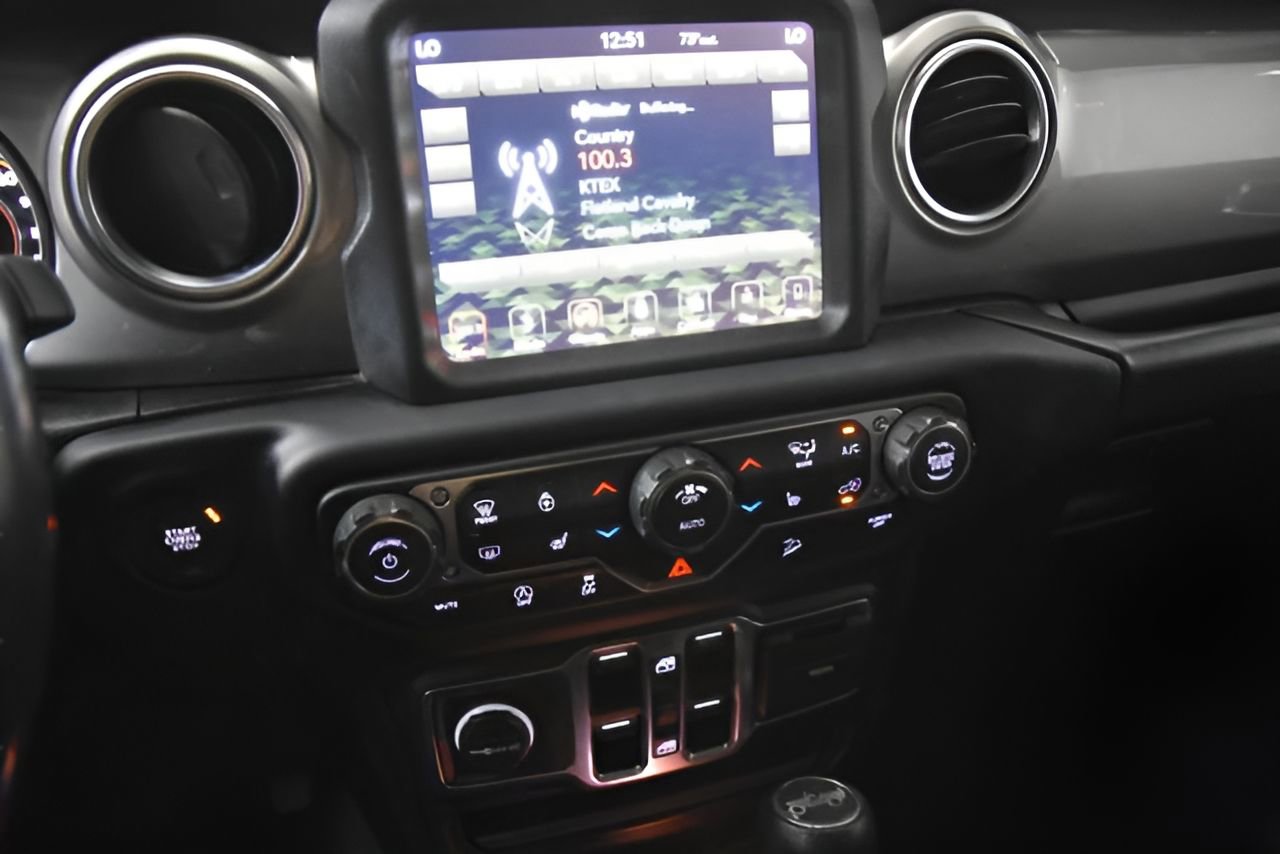 Used 2019 Jeep Wrangler Unlimited Sahara image 25
