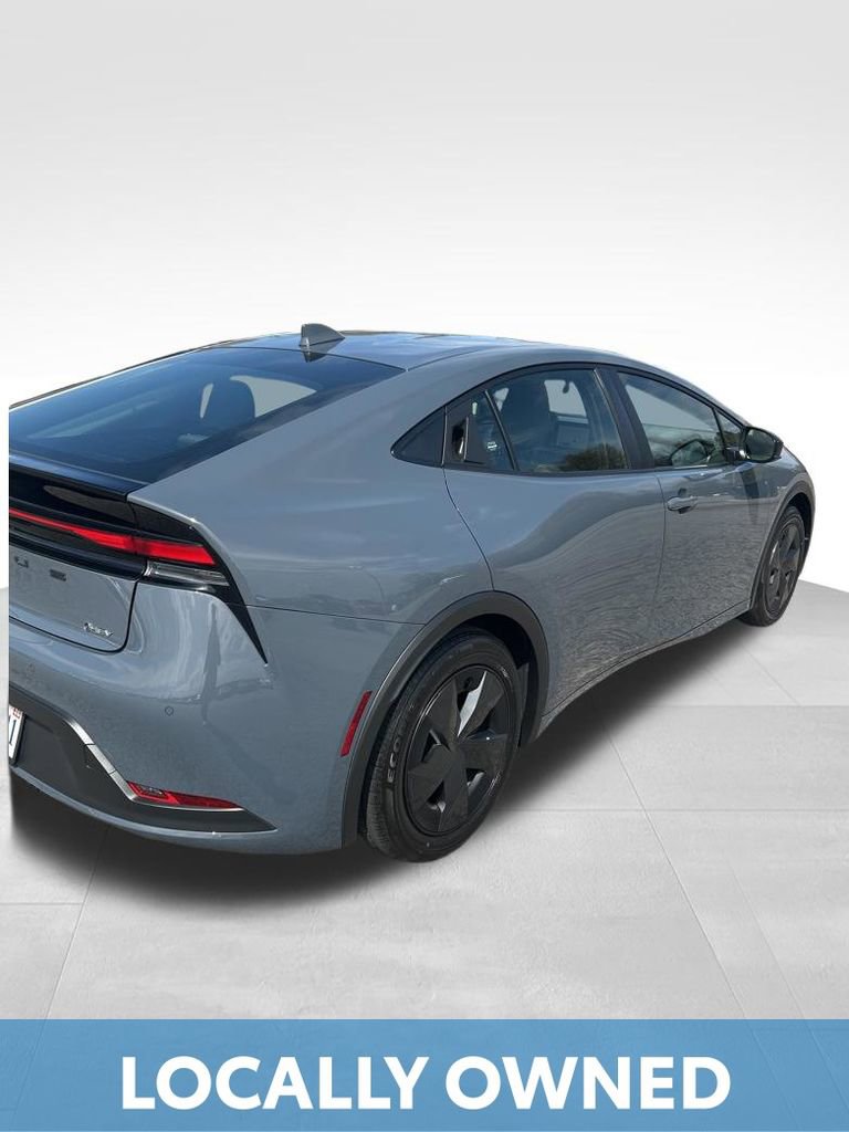 Used 2024 Toyota Prius LE image 6