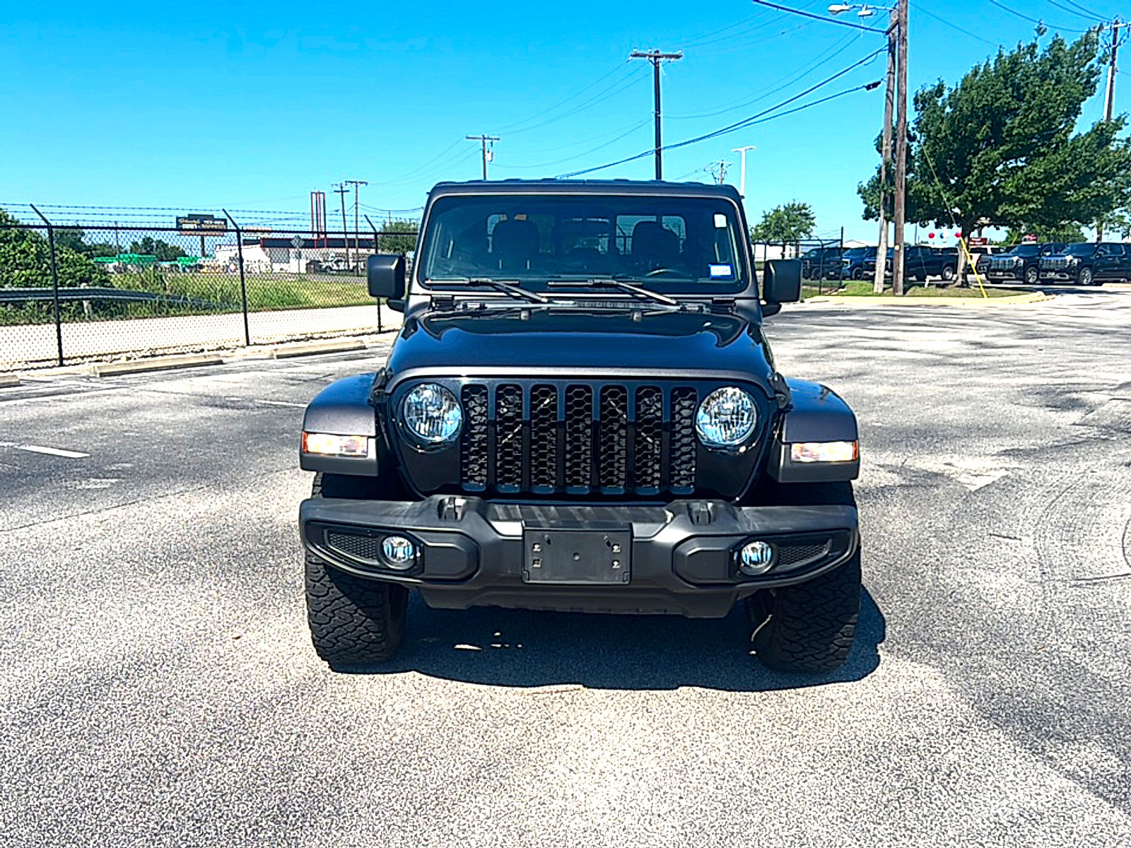 Used 2022 Jeep Gladiator Sport AWD/4WD image 3