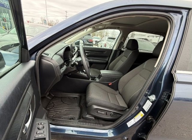 Used 2024 Honda CR-V EX image 3
