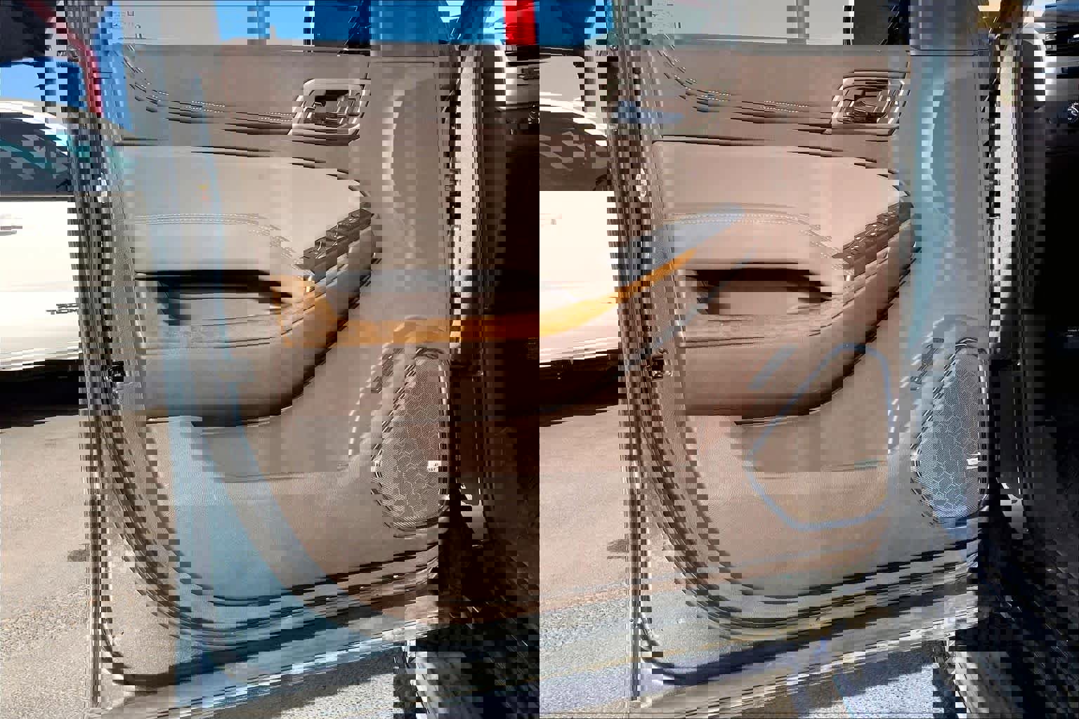 Used 2019 GMC Yukon Denali w/ Denali Ultimate Package image 21