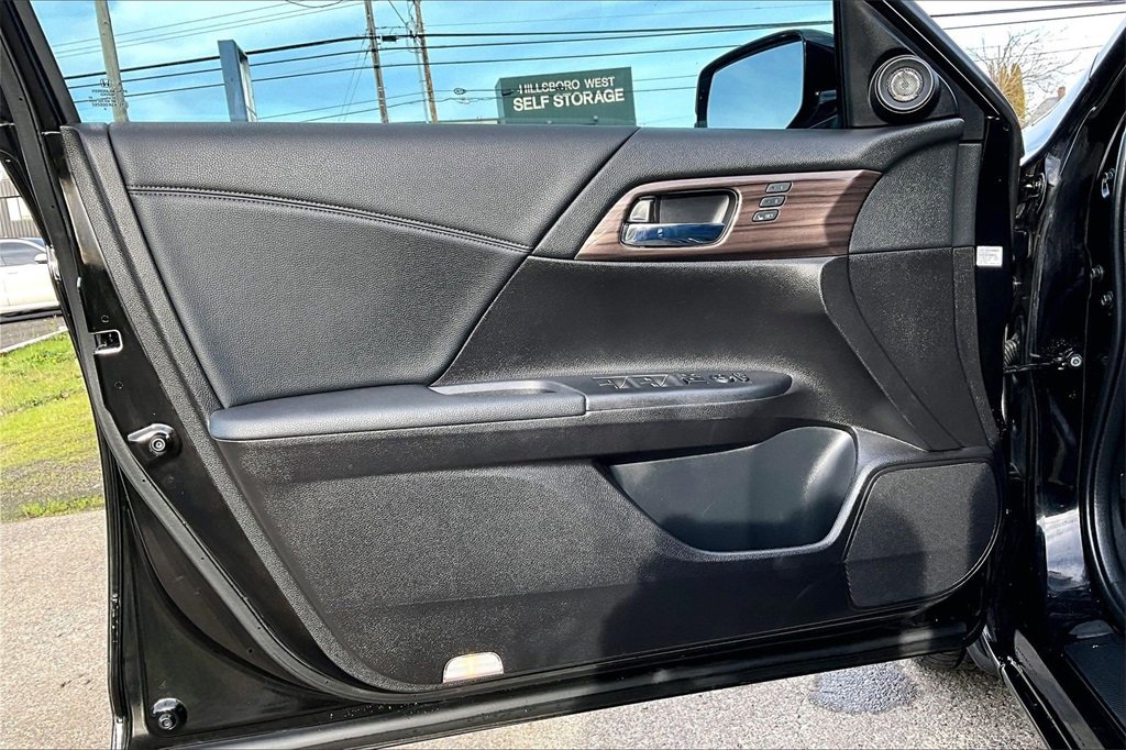 Used 2017 Honda Accord EX-L image 23