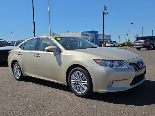 Used 2015 Lexus ES 350 w/ Luxury Package FWD image 7