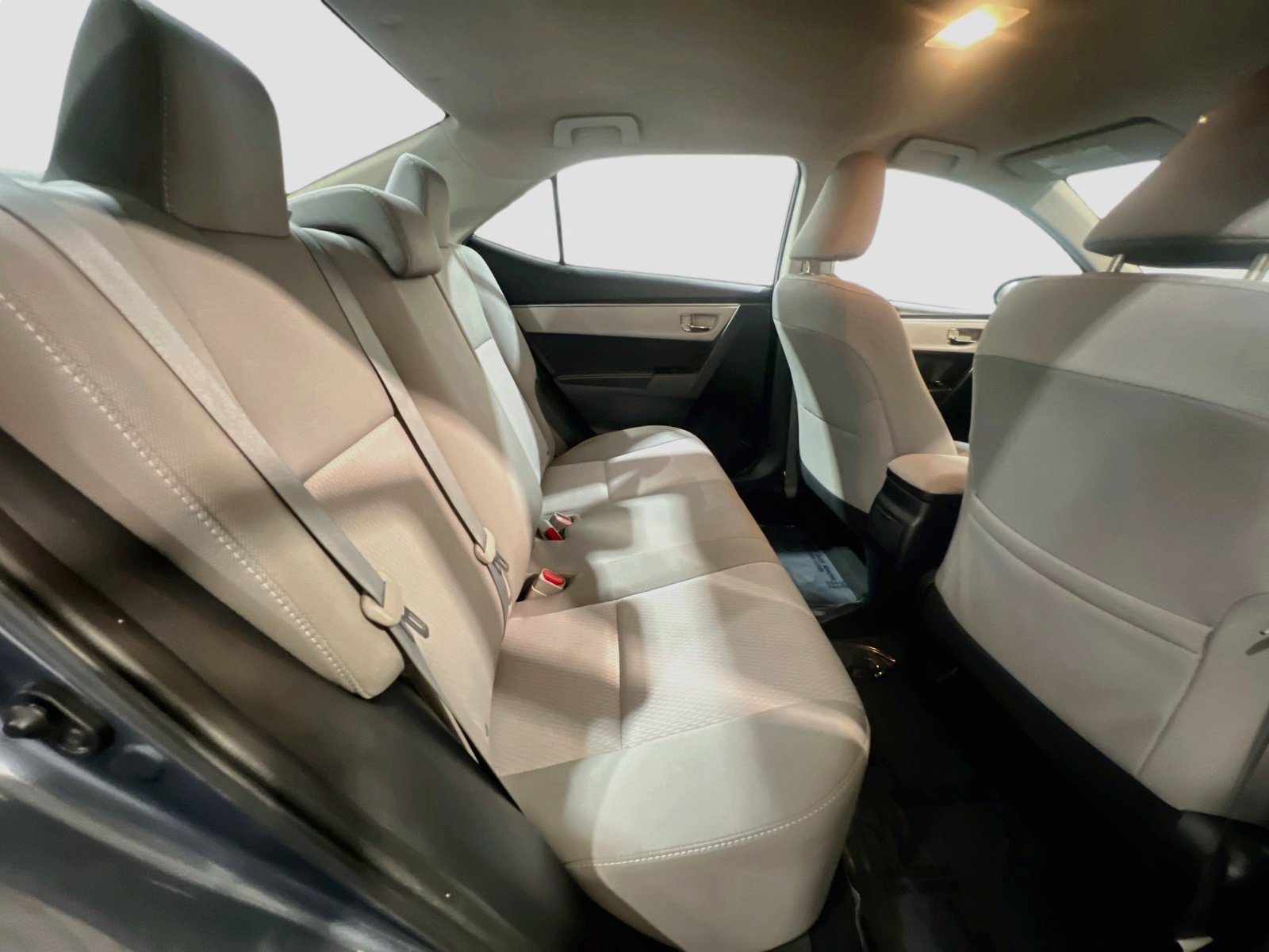 Used 2014 Toyota Corolla LE FWD image 18