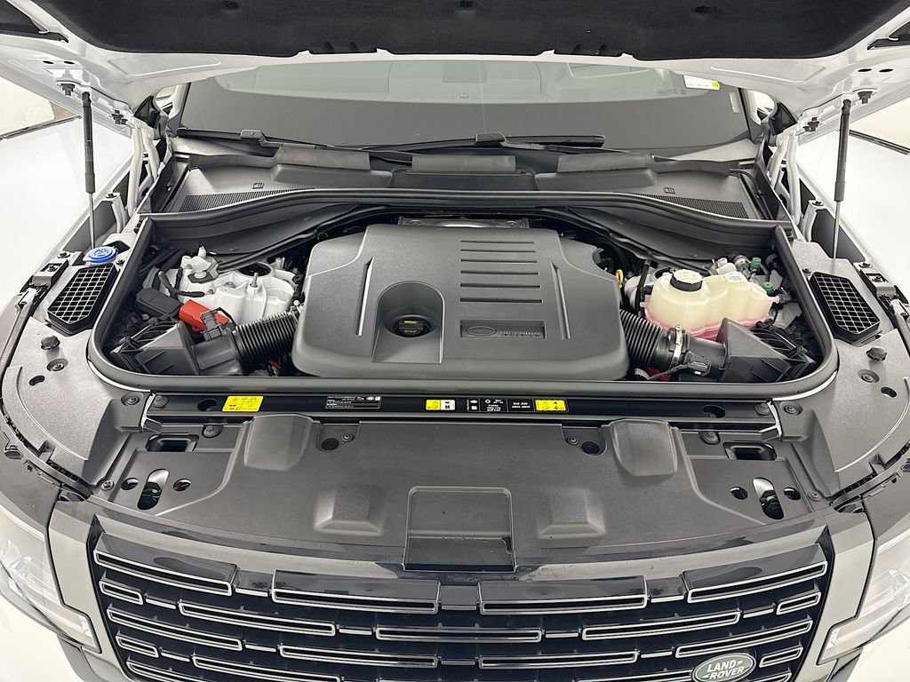 New 2026 Land Rover Range Rover SE image 31