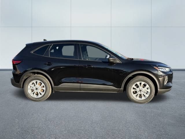 Used 2026 Ford Escape Active w/ Tech Pack #1 AWD/4WD image 2