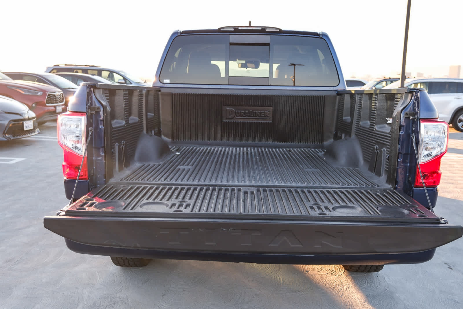 Used 2022 Nissan Titan SV RWD image 28