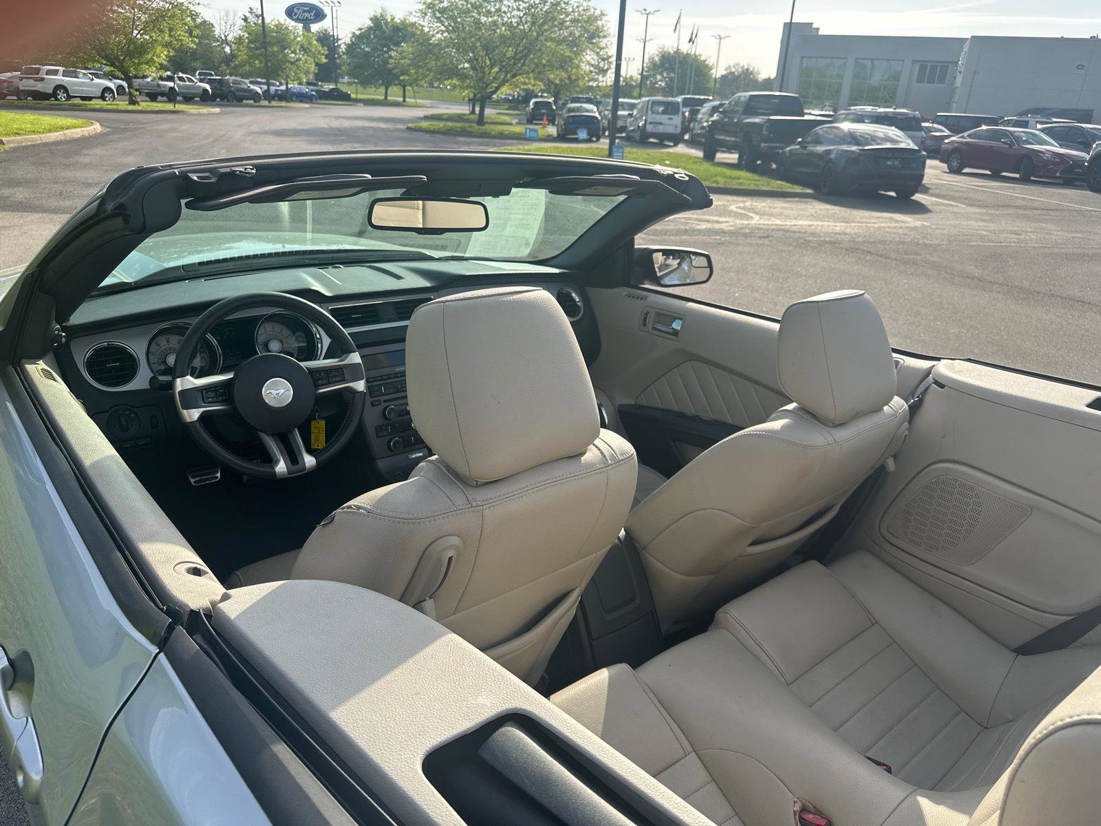 Used 2010 Ford Mustang Premium RWD image 19