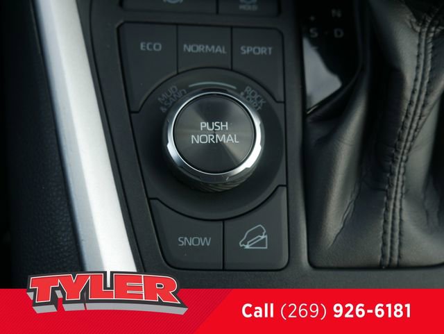 Used 2024 Toyota RAV4 Adventure AWD/4WD image 31
