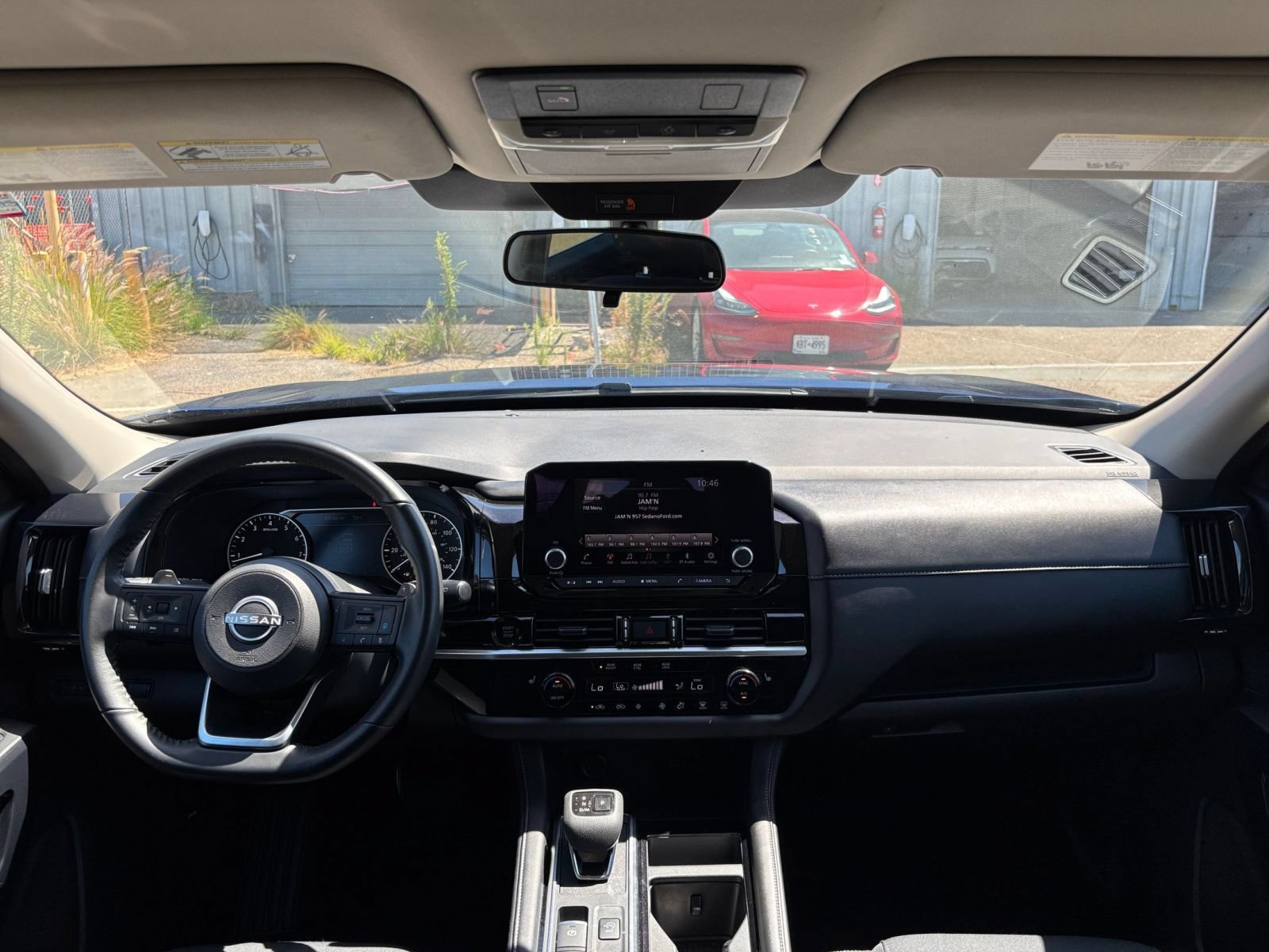 Used 2025 Nissan Pathfinder SV FWD image 35