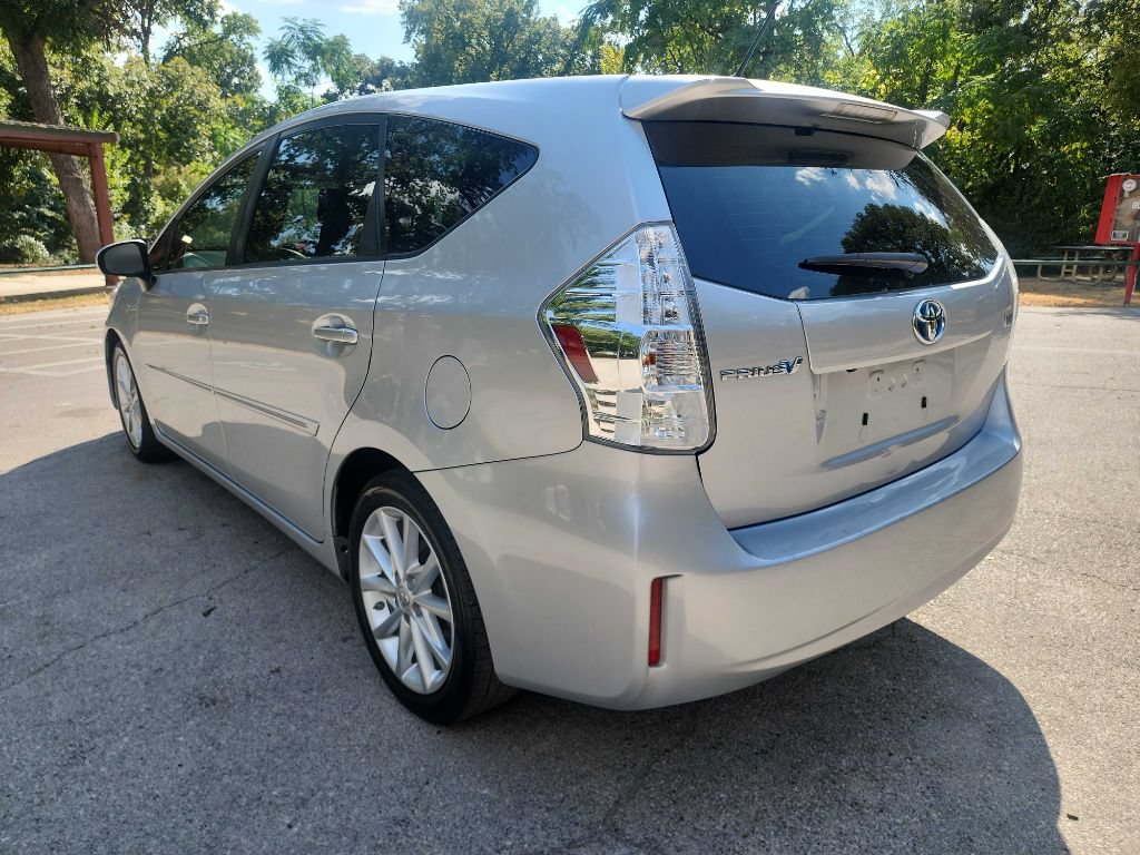 Used 2014 Toyota Prius V Five FWD image 5