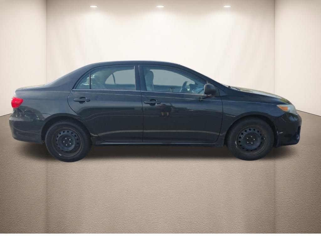 Used 2013 Toyota Corolla LE image 3