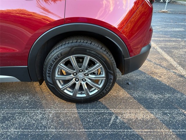 Used 2020 Cadillac XT4 Premium Luxury w/ Cold Weather Package image 17