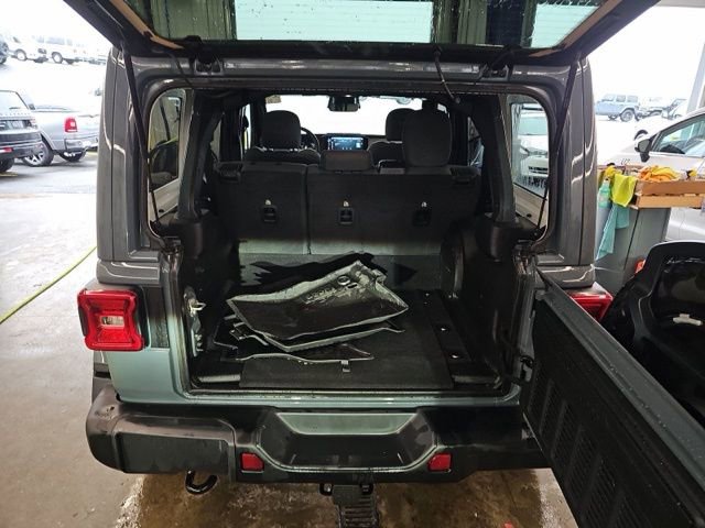 Used 2025 Jeep Wrangler Sahara 4xe image 7