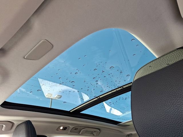 Used 2021 Volvo V60 T5 Cross Country w/ Climate Package image 15