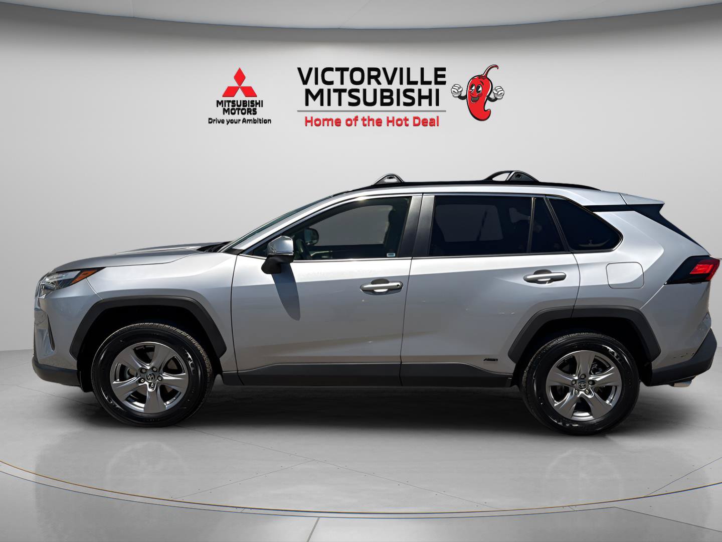 Used 2024 Toyota RAV4 XLE w/ Convenience Package AWD/4WD image 4