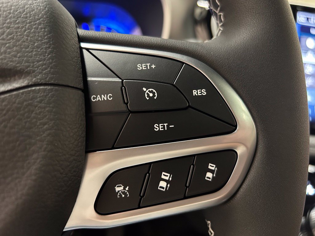 New 2027 Chrysler Pacifica Limited FWD image 24