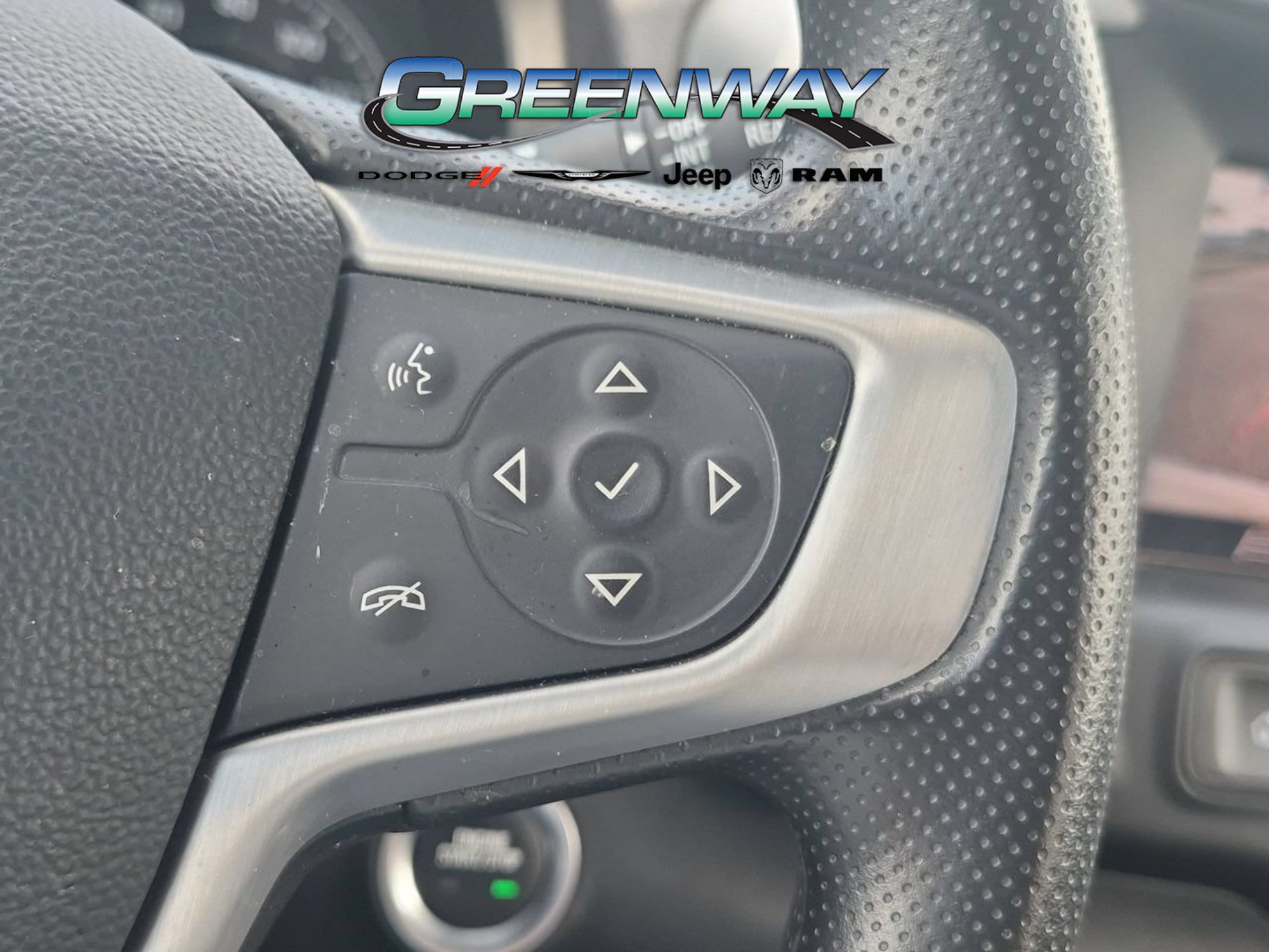 Used 2024 GMC Terrain SLE FWD image 22