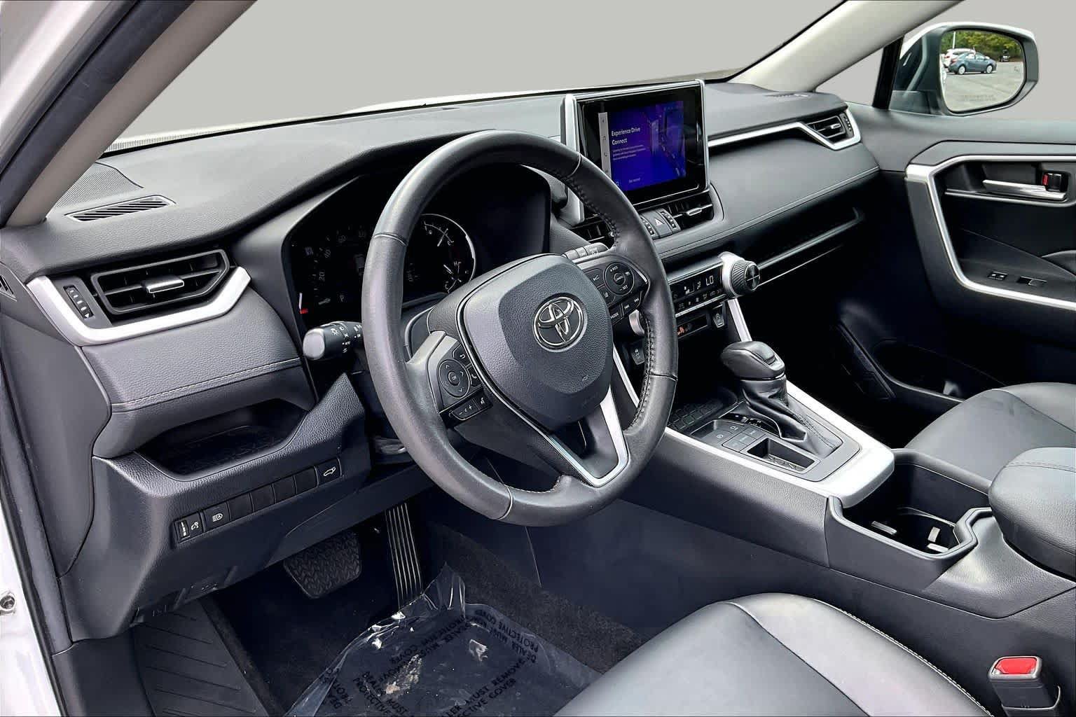 Used 2023 Toyota RAV4 XLE Premium FWD image 18