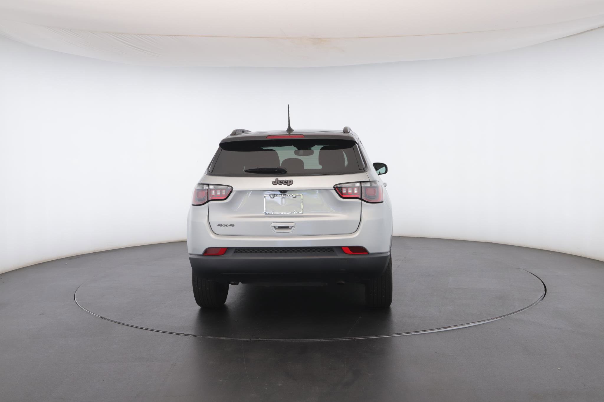 Used 2024 Jeep Compass Latitude w/ Sun and Sound Group image 27