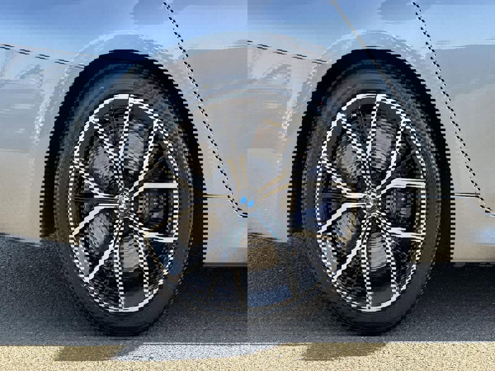 Used 2022 BMW M550i xDrive w/ Dynamic Handling Package image 42