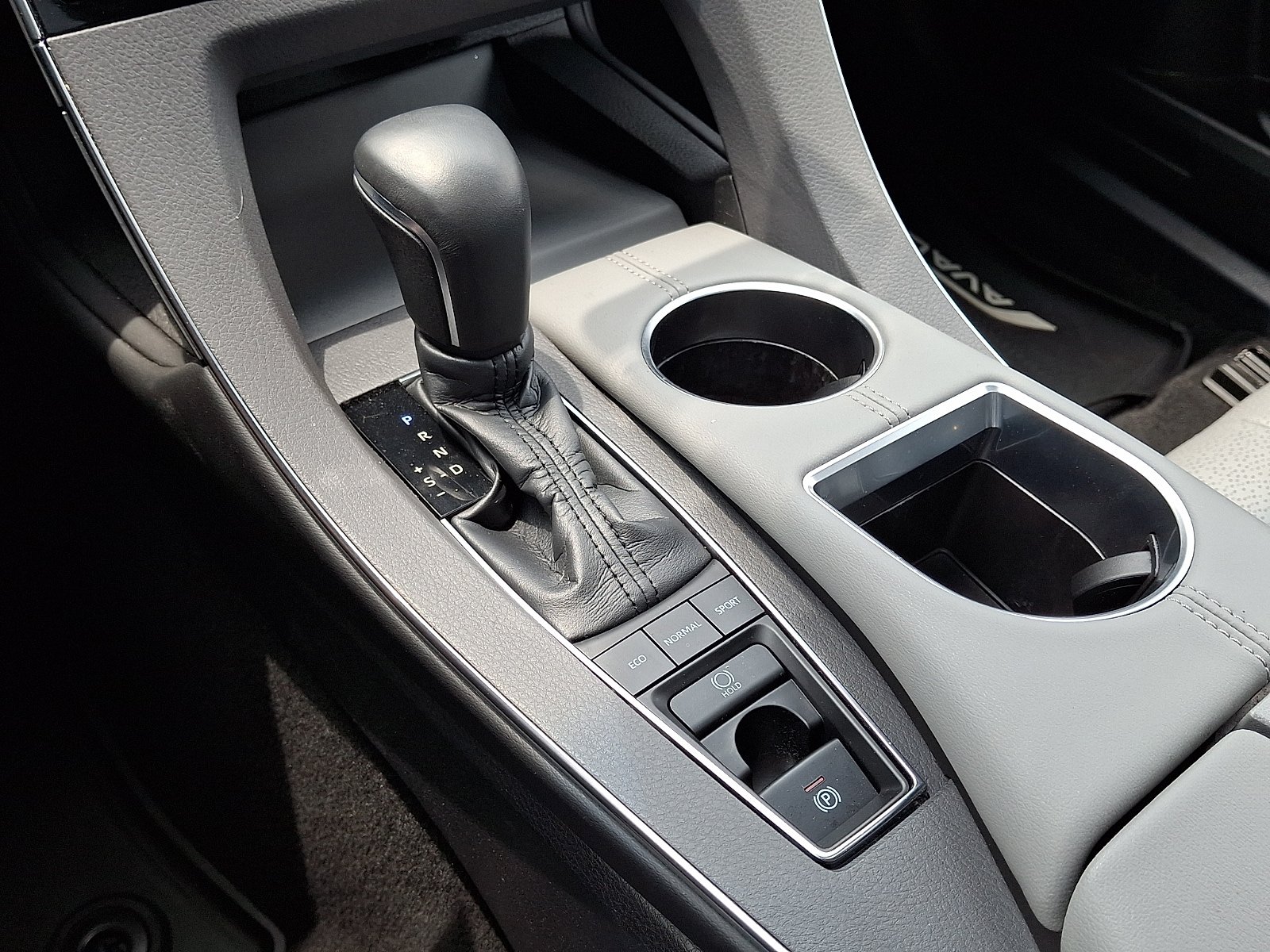 Used 2020 Toyota Avalon Limited w/ Advanced Safety Package FWD image 18