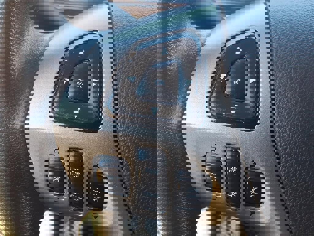 Used 2016 Ford Taurus Limited image 28