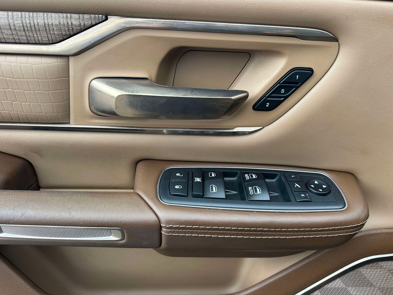 Used 2019 RAM 1500 Limited image 23