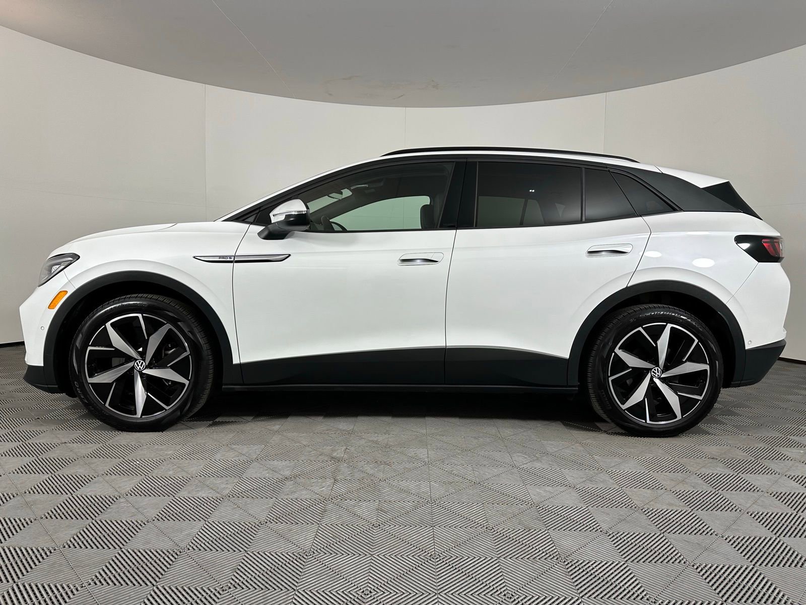 Used 2023 Volkswagen ID.4 Pro S image 18