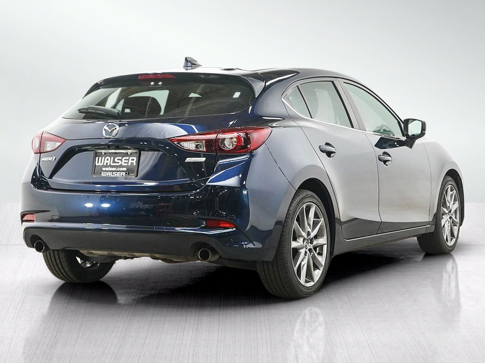 Used 2018 MAZDA MAZDA3 Grand Touring w/ Premium Equipment Package FWD image 5