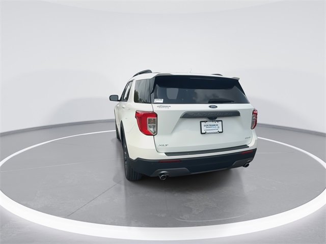 Used 2023 Ford Explorer XLT w/ Equipment Group 202A image 7