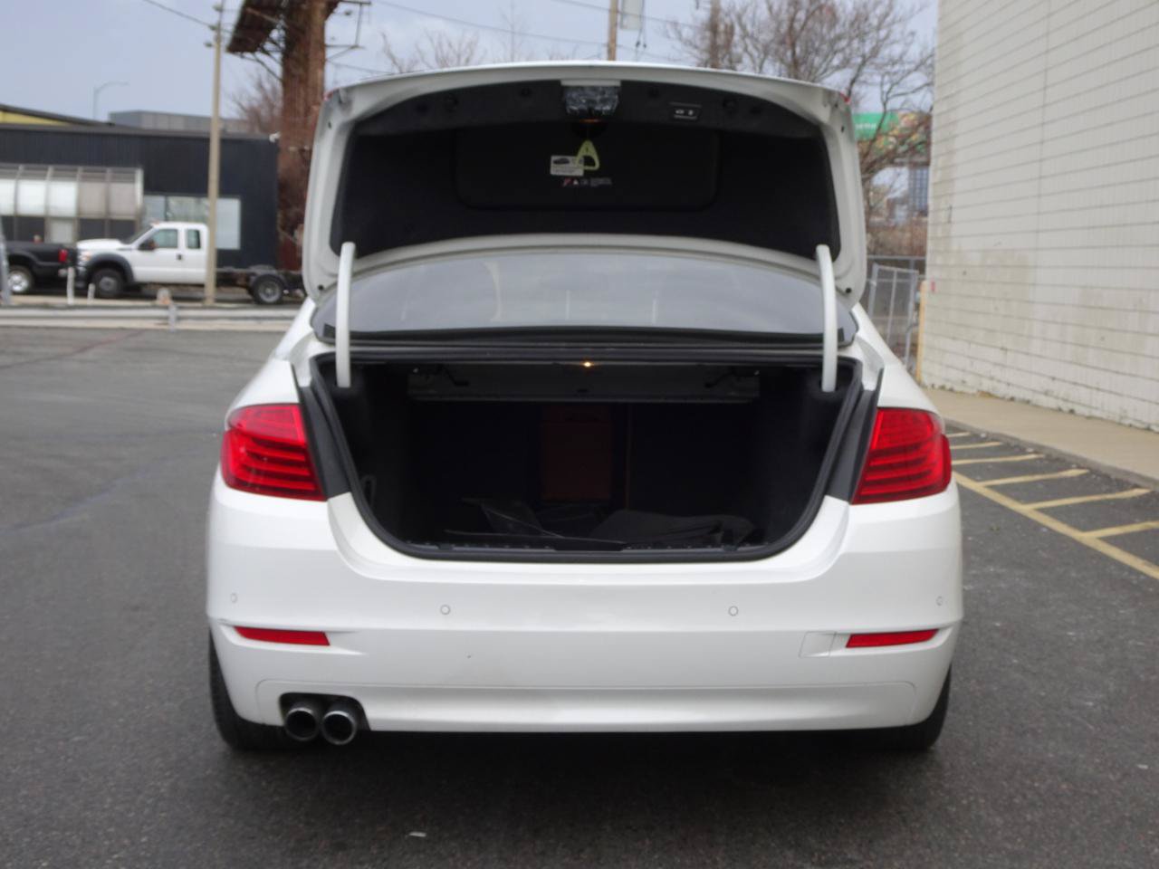 Used 2015 BMW 528i xDrive Sedan AWD/4WD image 9
