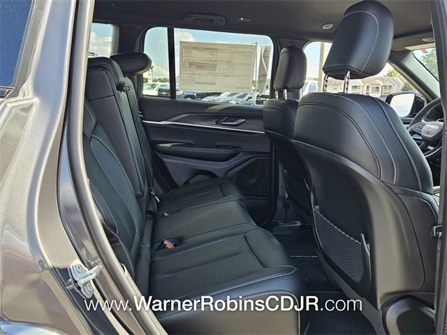 New 2025 Jeep Grand Cherokee Limited image 16