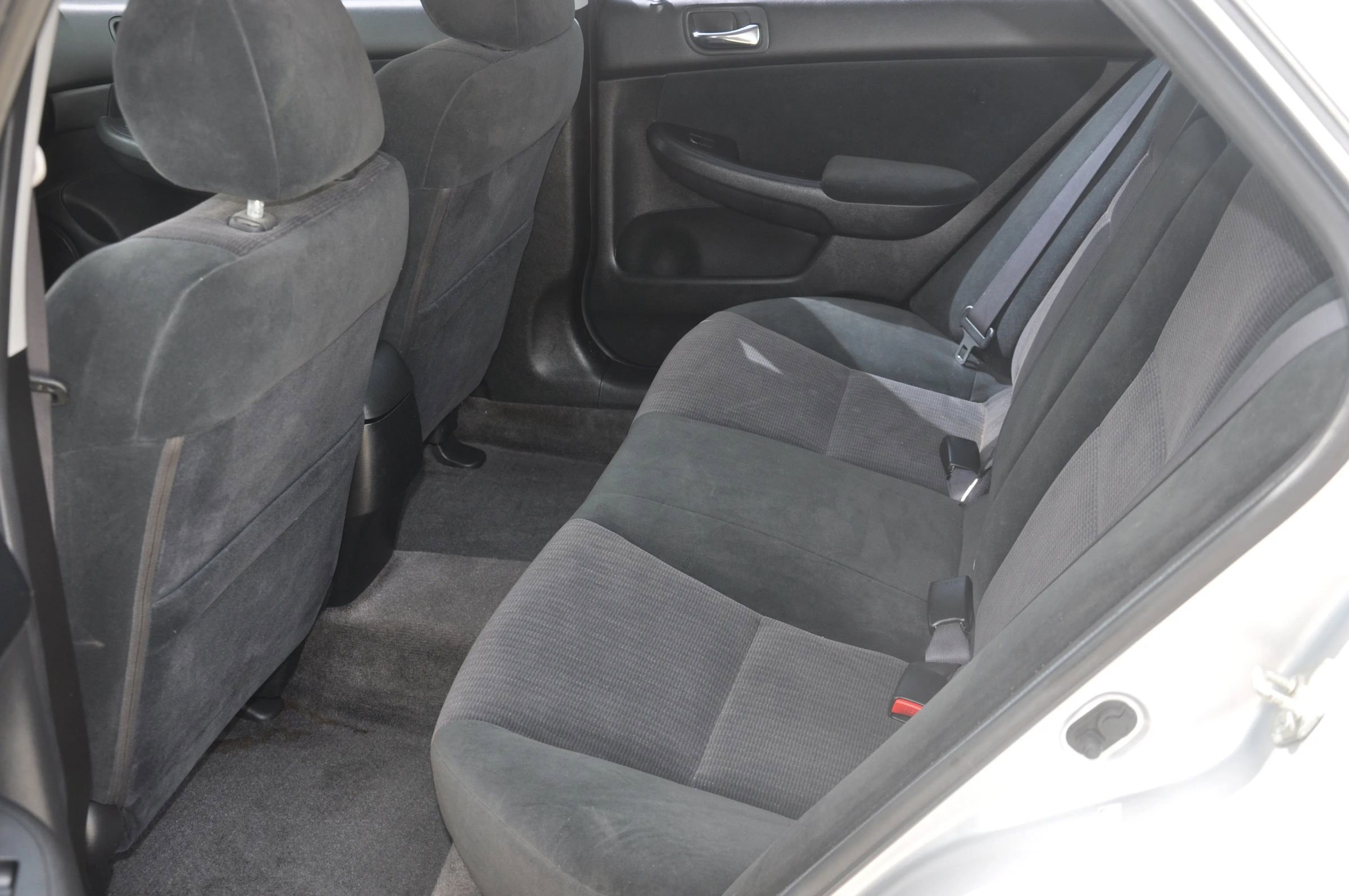 Used 2004 Honda Accord LX image 8