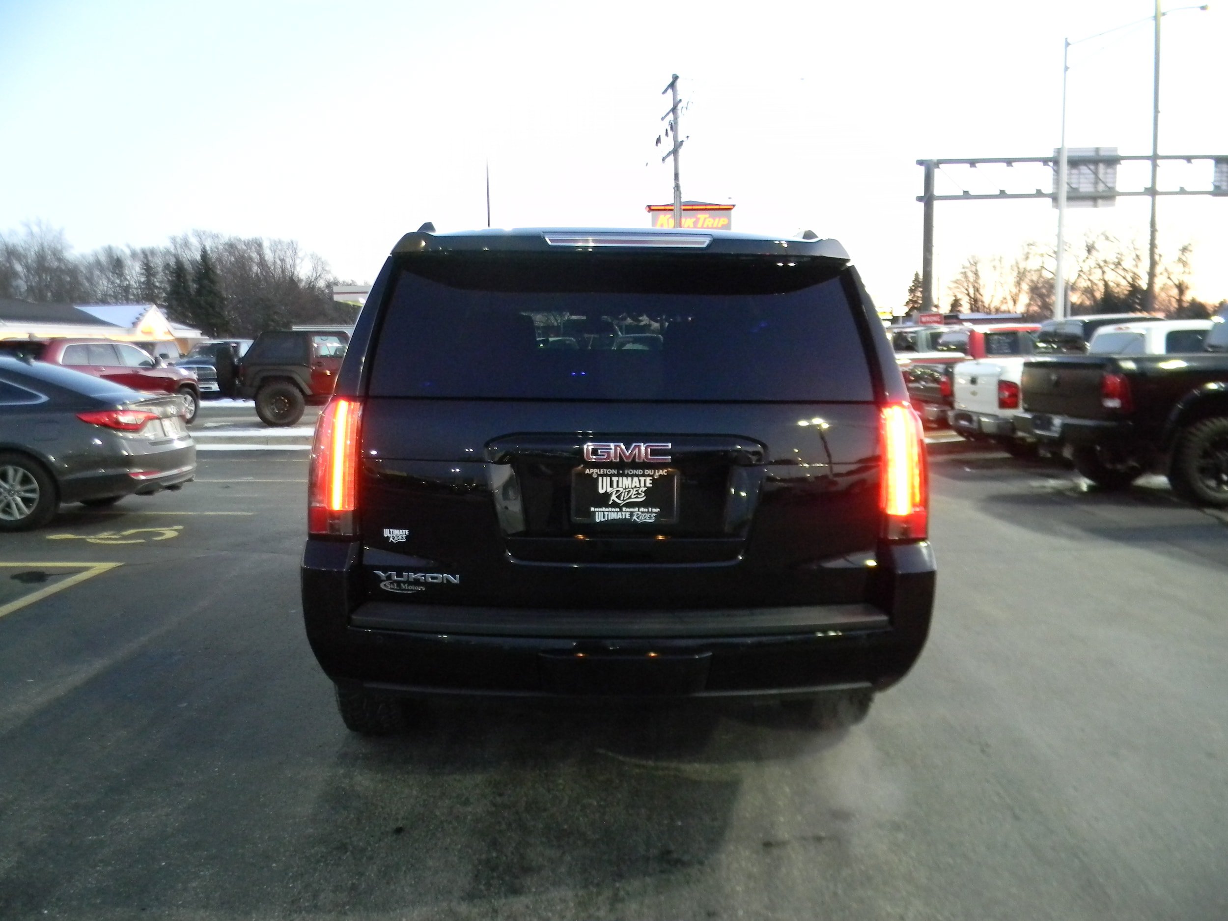 Used 2015 GMC Yukon SLE AWD/4WD image 12