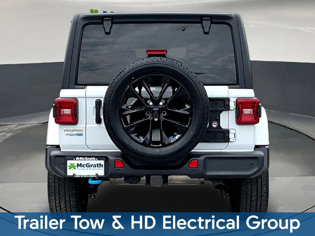 Used 2022 Jeep Wrangler Unlimited Sahara w/ Dual Top Group AWD/4WD image 7