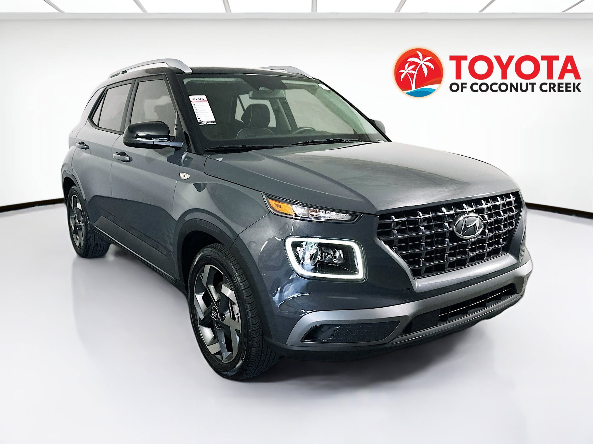 Used 2023 Hyundai Venue Limited w/ Cargo Package
