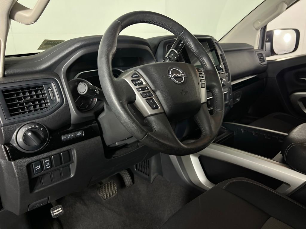 Used 2024 Nissan Titan SV w/ SV Convenience Package image 21