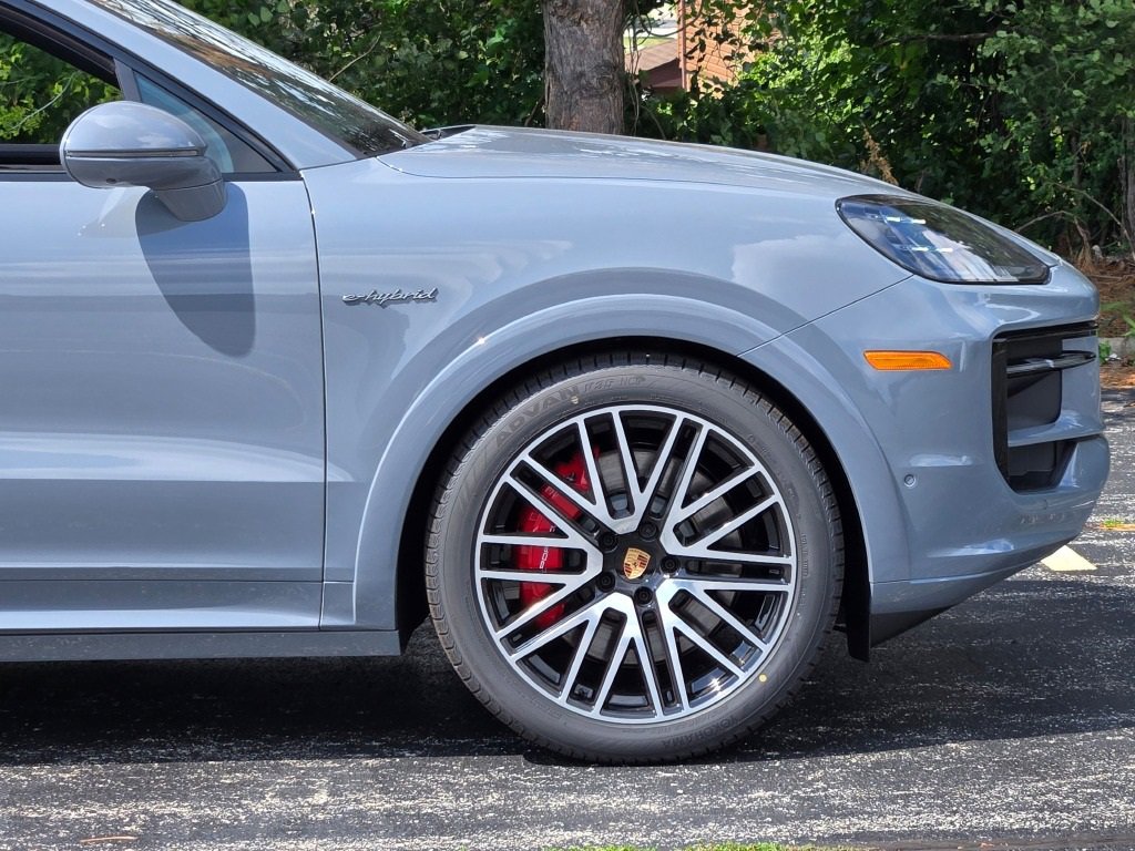 New 2025 Porsche Cayenne S image 13