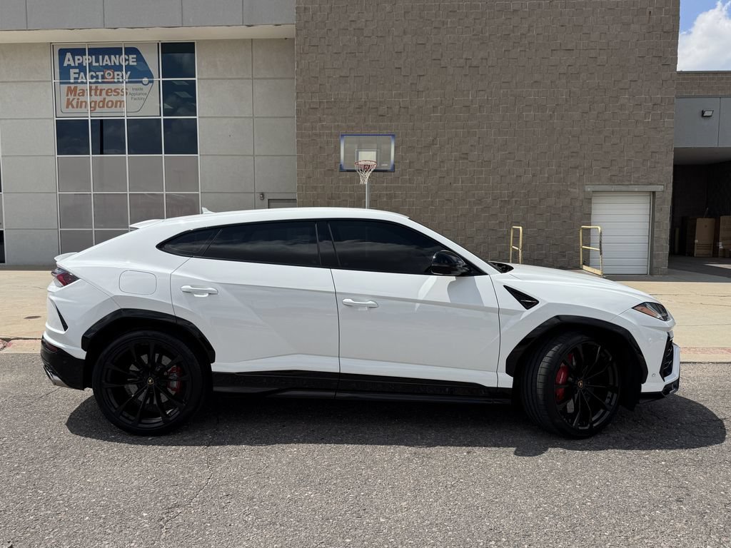 Used 2022 Lamborghini Urus AWD/4WD image 5