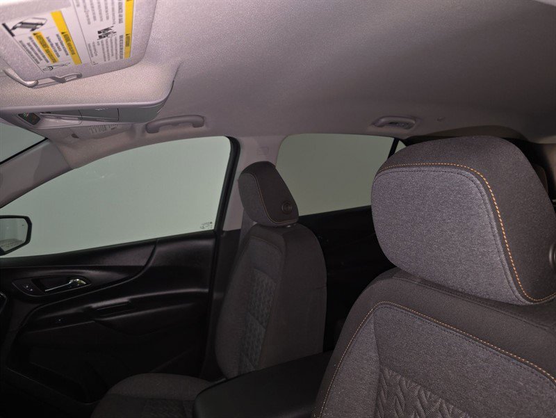 Used 2022 Chevrolet Equinox LT w/ Driver Convenience Package image 9