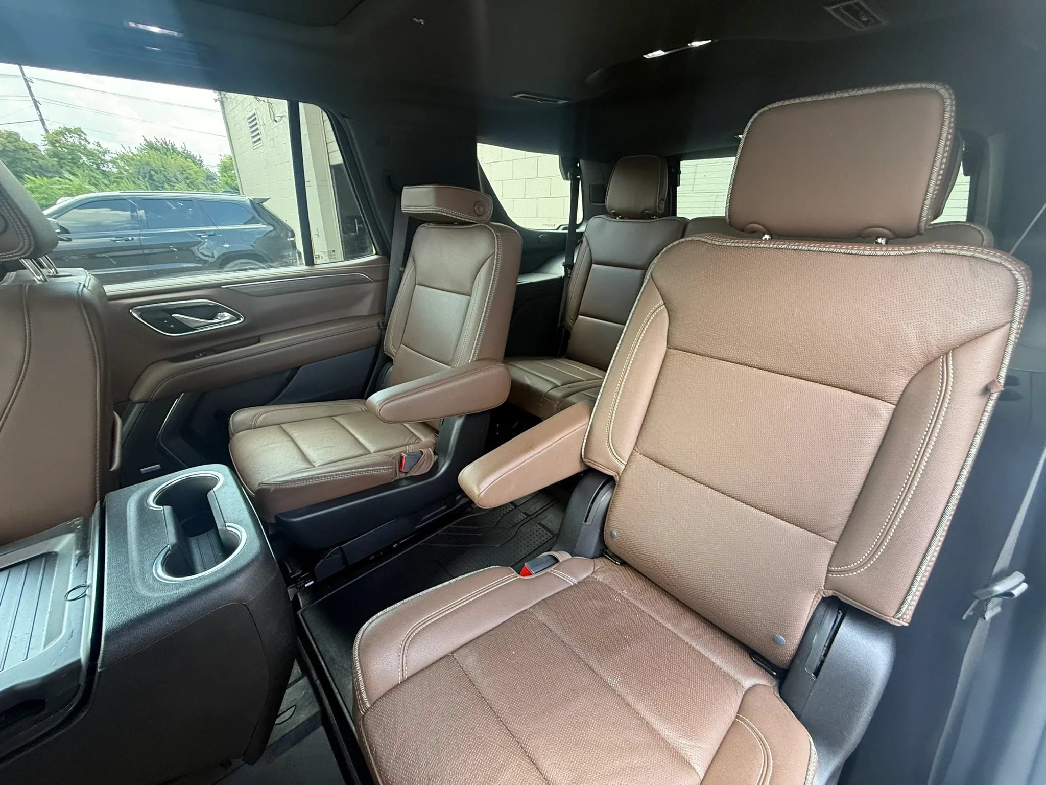 Used 2024 Chevrolet Tahoe High Country AWD/4WD image 27