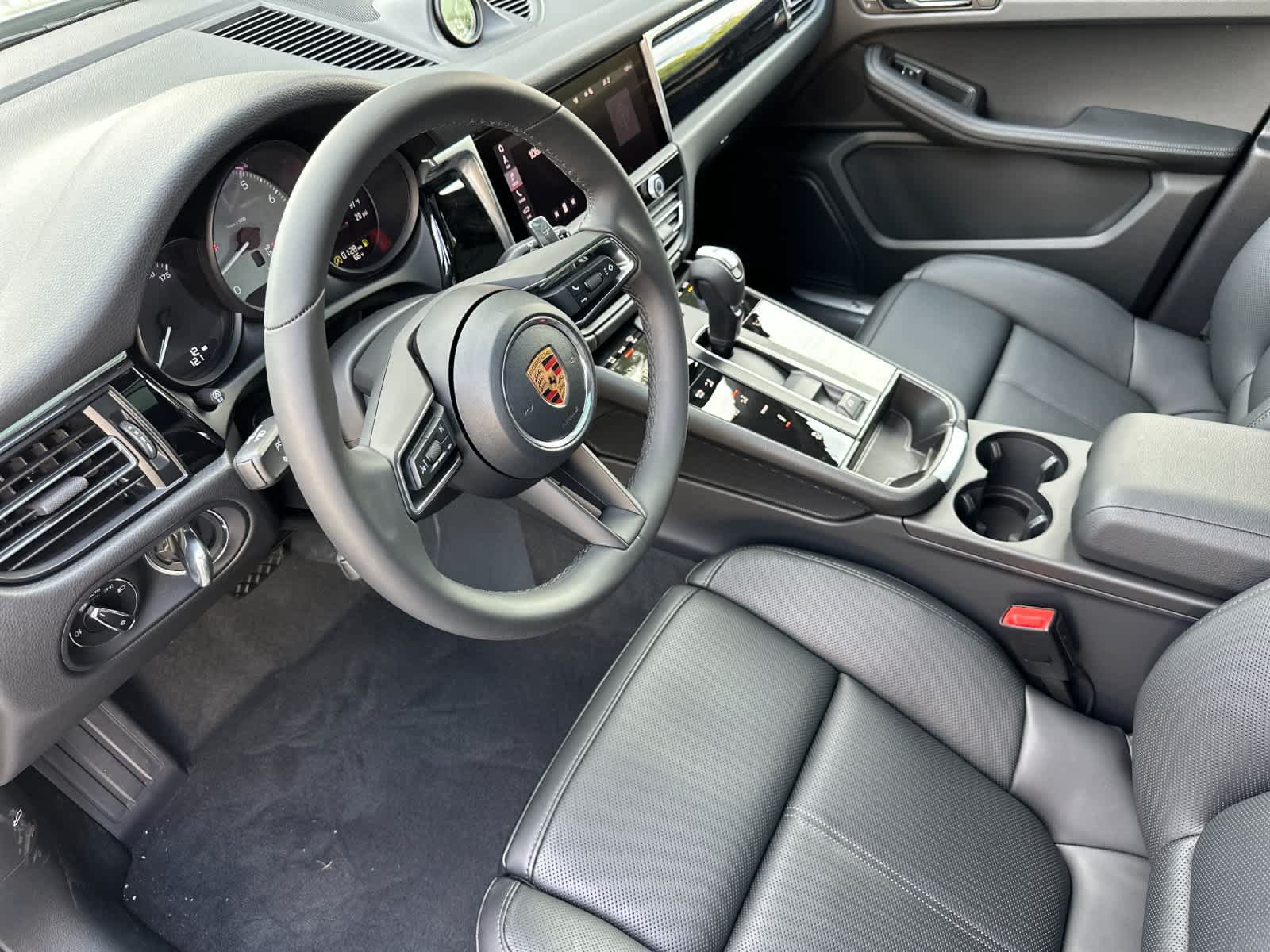 New 2026 Porsche Macan S AWD/4WD image 4
