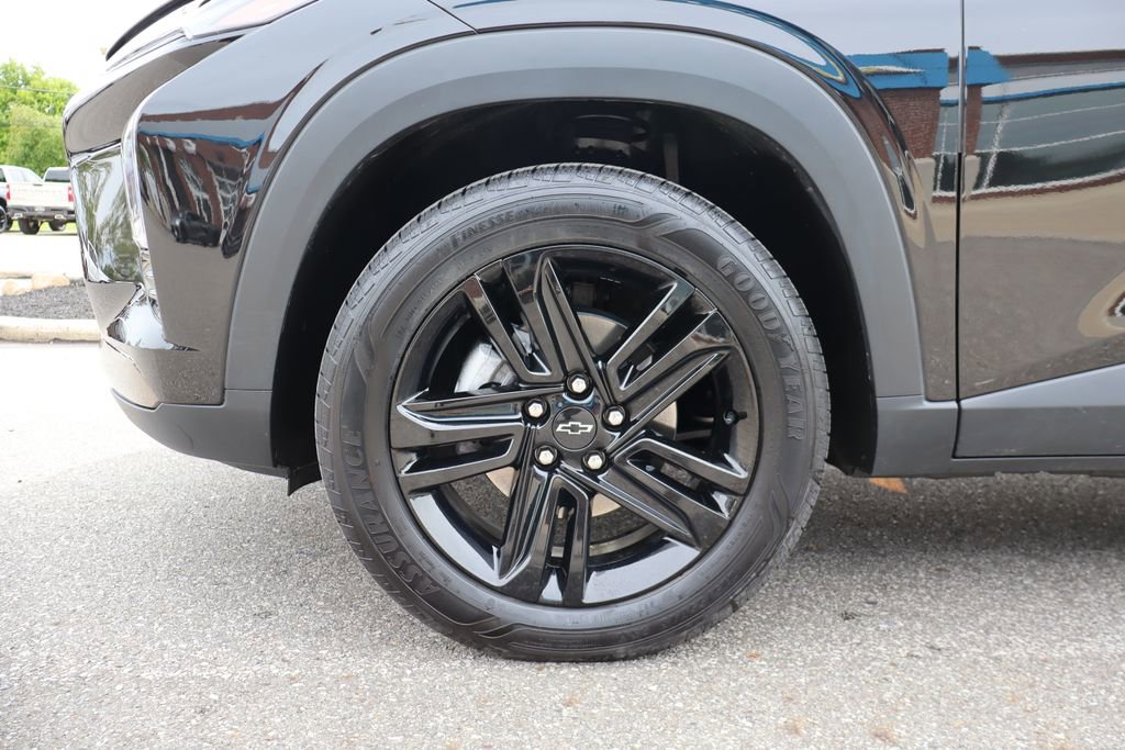 Used 2025 Chevrolet Trax ACTIV w/ Sunroof Package FWD image 26