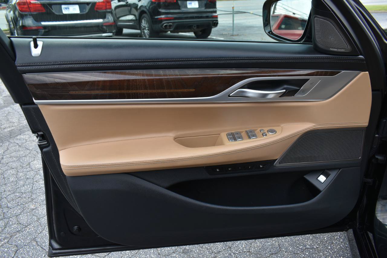 Used 2019 BMW 750i w/ Executive Package RWD image 36