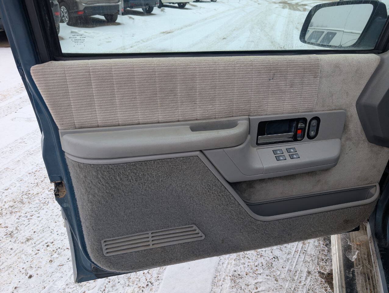 Used 1994 GMC Suburban 2500 AWD/4WD image 12