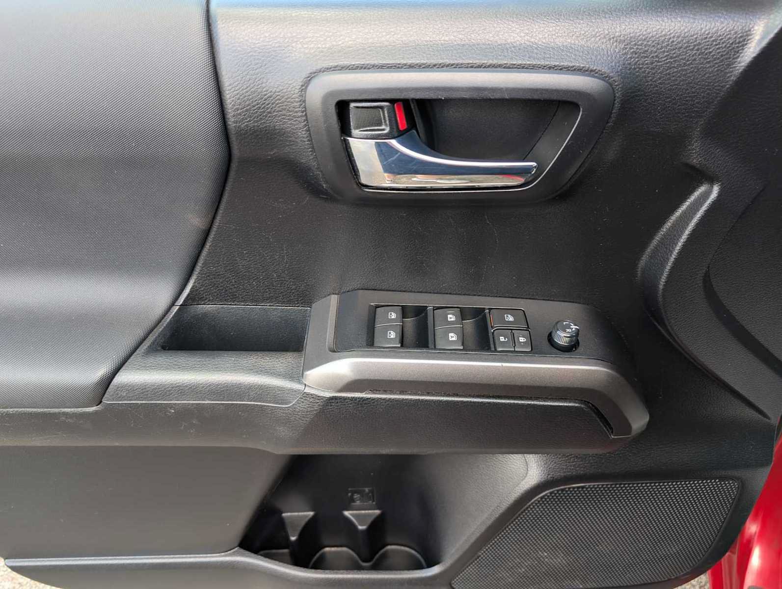 Used 2021 Toyota Tacoma TRD Sport w/ Technology Package AWD/4WD image 34
