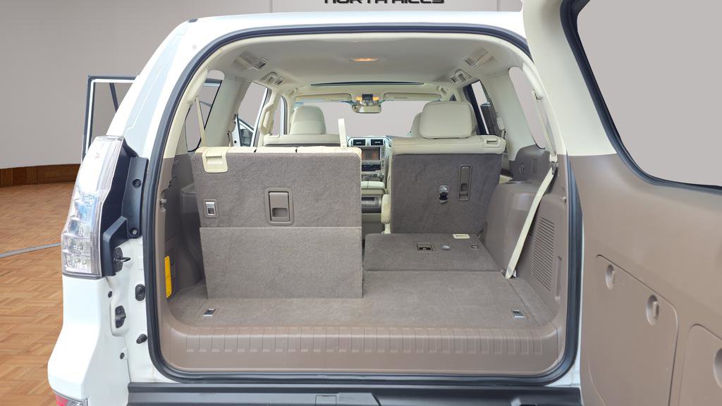 Used 2019 Lexus GX 460 image 18