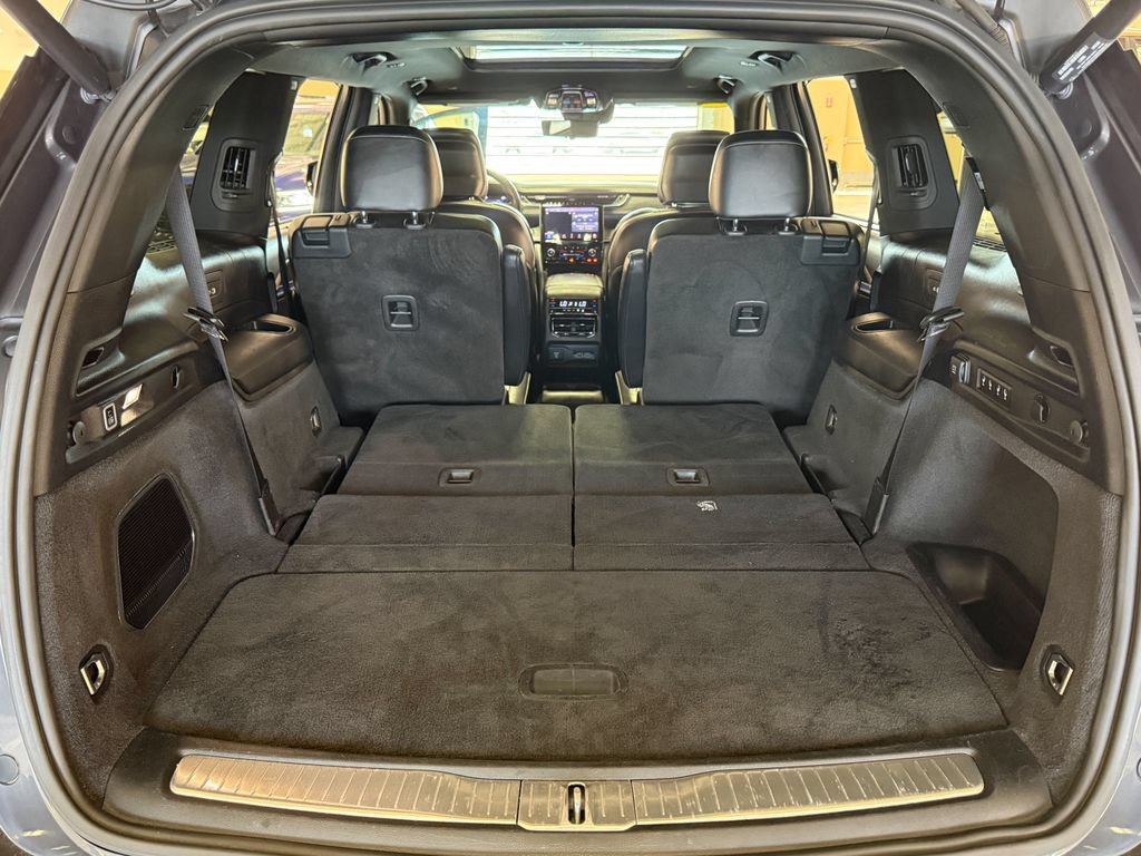 Used 2021 Jeep Grand Cherokee L Overland w/ Luxury Tech Group IV RWD image 55
